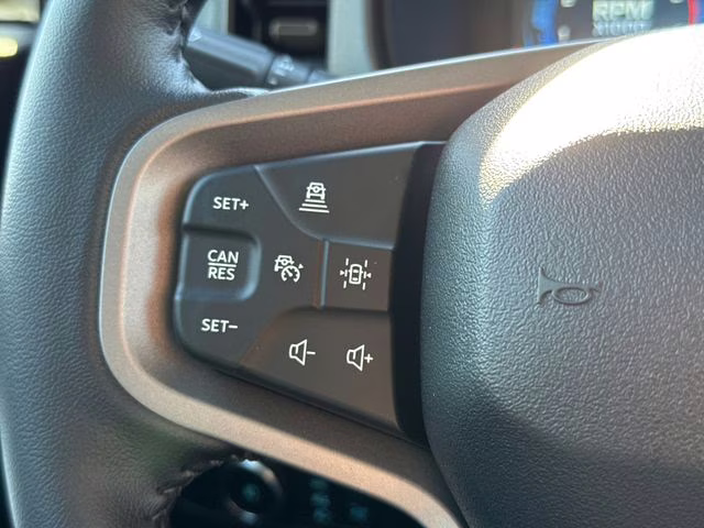 2026 Oxford White Ford Bronco Badlands 4X4 SUV