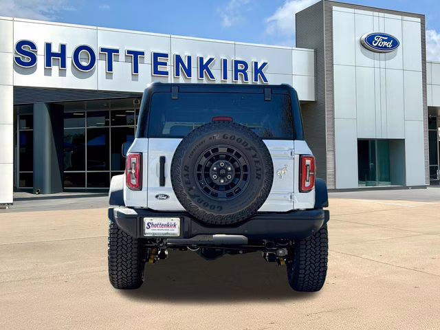 2026 Oxford White Ford Bronco Badlands 4X4 SUV