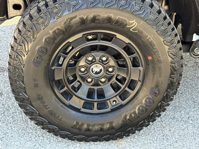 2026 Oxford White Ford Bronco Badlands 4X4 SUV