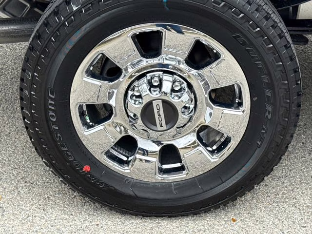 2026 Oxford White Ford Super Duty F-250 SRW Lariat 4X4 Truck