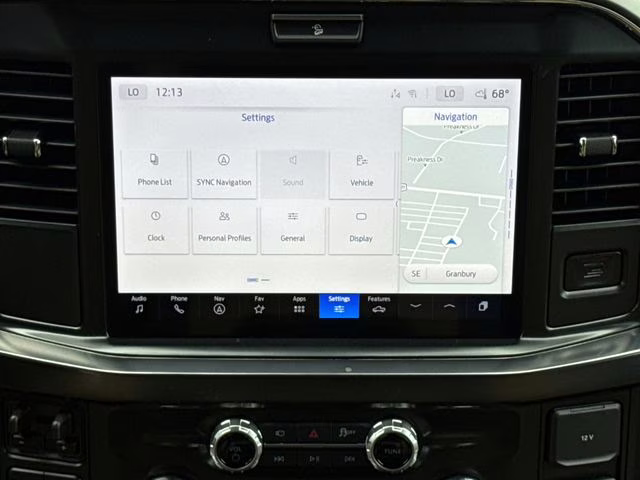 2026 Oxford White Ford Super Duty F-250 SRW Lariat 4X4 Truck