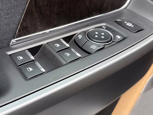 2026 Oxford White Ford Super Duty F-250 SRW Lariat 4X4 Truck