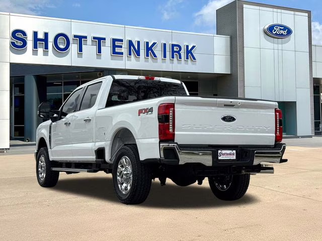 2026 Oxford White Ford Super Duty F-250 SRW Lariat 4X4 Truck