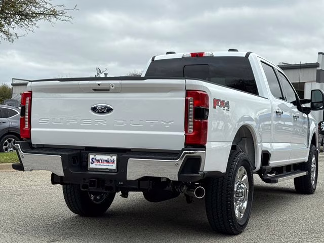 2026 Oxford White Ford Super Duty F-250 SRW Lariat 4X4 Truck