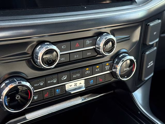 2026 Avalanche Ford F-150 Lariat 4X4 Truck