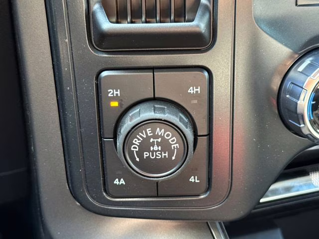 2026 Avalanche Ford F-150 Lariat 4X4 Truck