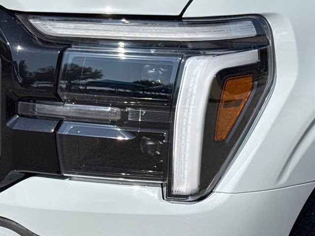 2026 Avalanche Ford F-150 Lariat 4X4 Truck