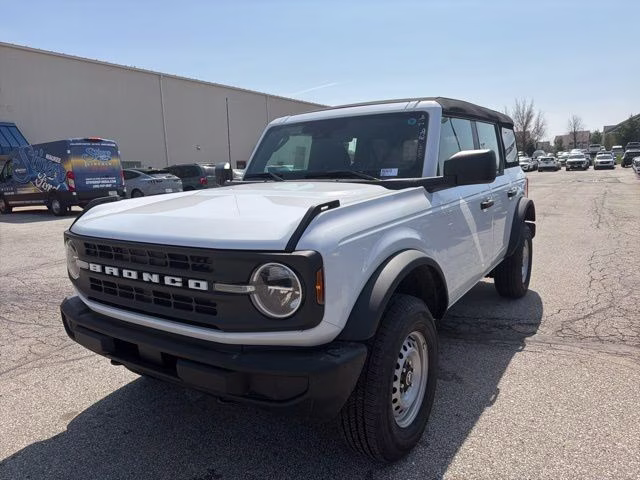 2026 Oxford White Ford Bronco Base 4X4 SUV