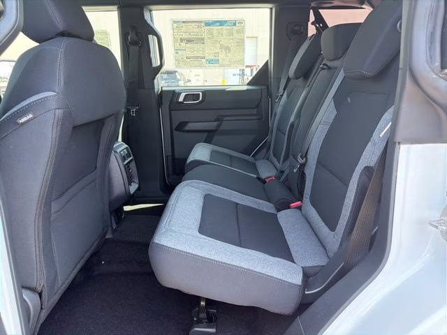 2026 Oxford White Ford Bronco Base 4X4 SUV