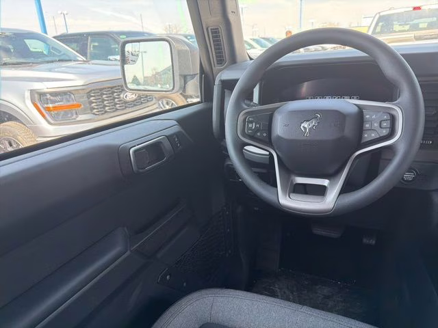 2026 Oxford White Ford Bronco Base 4X4 SUV