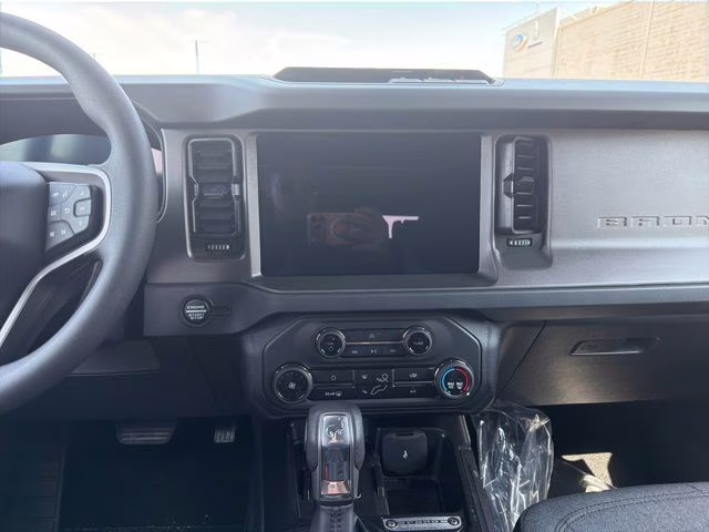 2026 Oxford White Ford Bronco Base 4X4 SUV