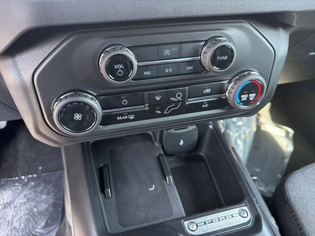 2026 Oxford White Ford Bronco Base 4X4 SUV