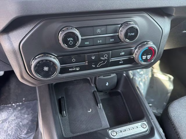 2026 Oxford White Ford Bronco Base 4X4 SUV