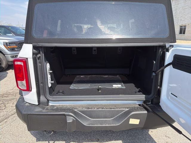 2026 Oxford White Ford Bronco Base 4X4 SUV