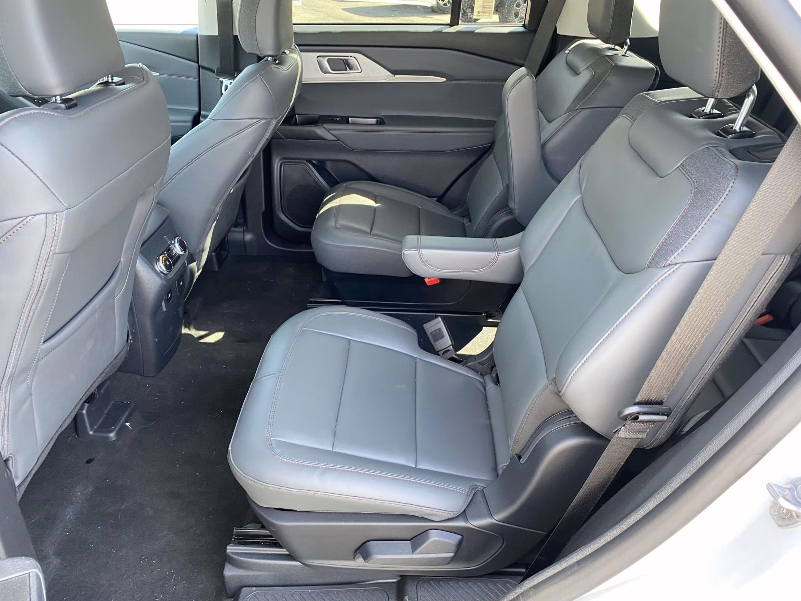 2026 SPACE SILVER Ford Explorer Active RWD SUV