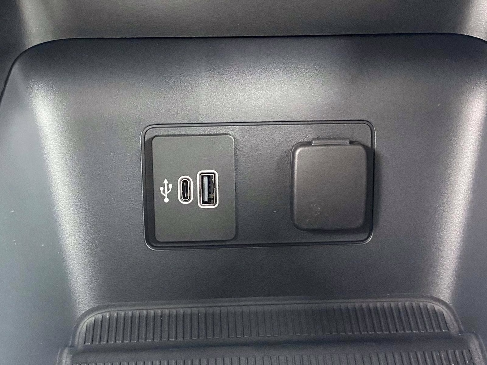 2026 Black Metallic Ford Explorer Active RWD SUV