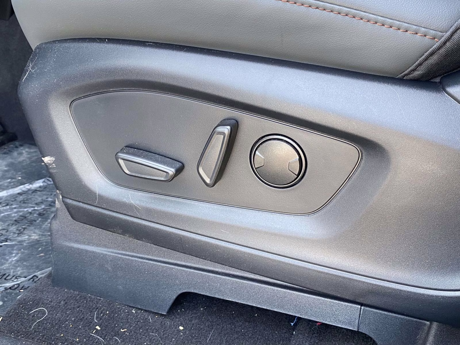 2026 SPACE SILVER Ford Explorer Active RWD SUV