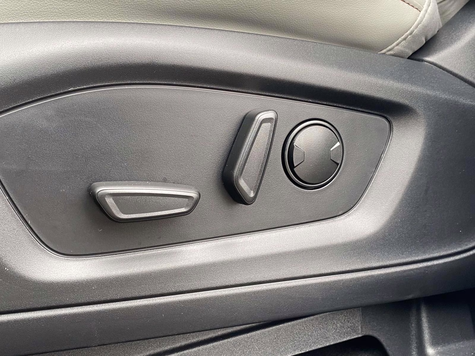 2026 Black Metallic Ford Explorer Active RWD SUV