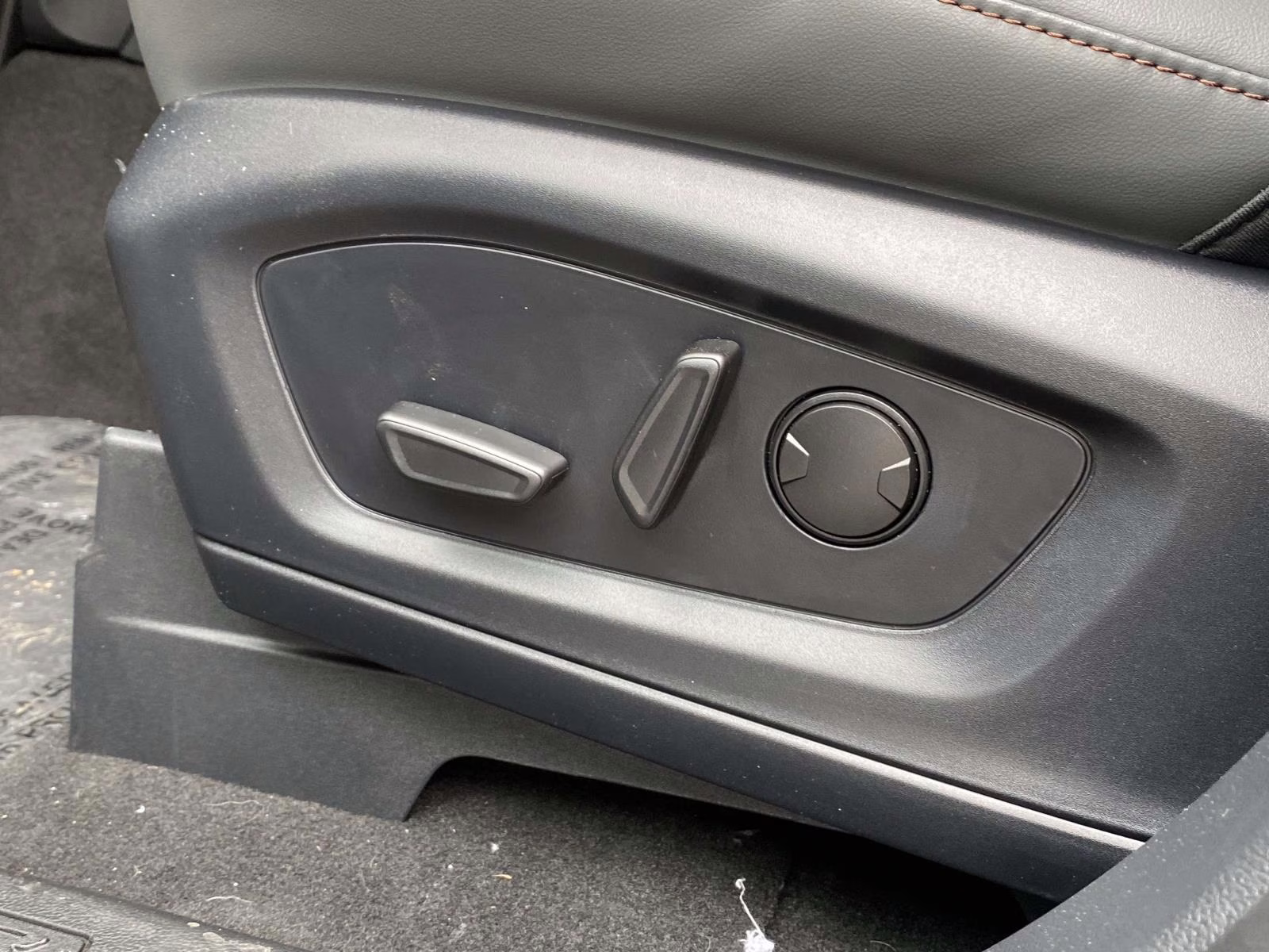 2026 Black Metallic Ford Explorer Active RWD SUV