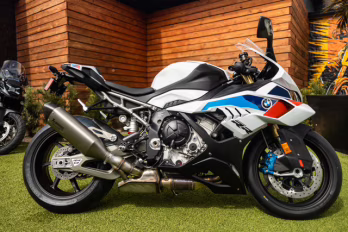 2026 LIGHT WHITE / M MOTORSPORT BMW S 1000 RR