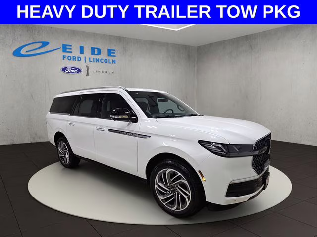 2026 Pristine White Metallic Tri-Coat Lincoln Navigator L Reserve 4X4 SUV