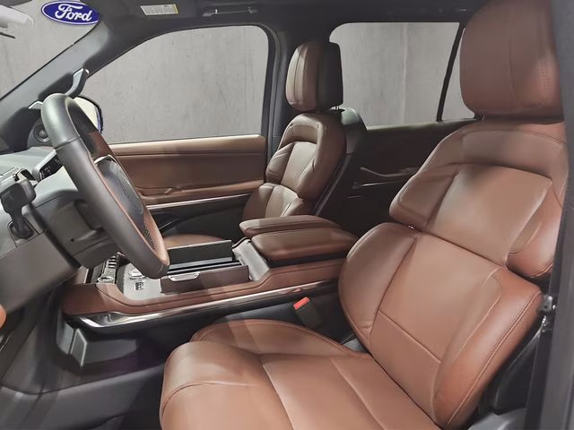 2026 Pristine White Metallic Tri-Coat Lincoln Navigator L Reserve 4X4 SUV