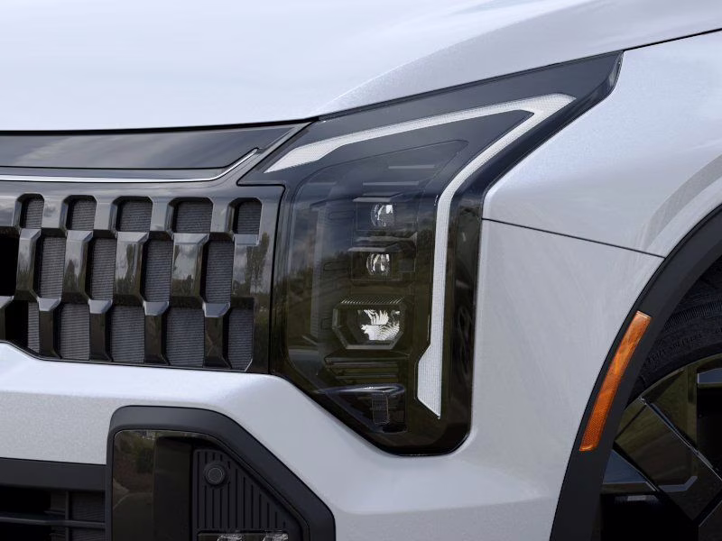 2026 Glacial White Pearl Kia Sportage X-Line AWD SUV