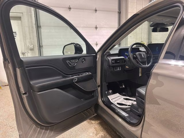 2026 Harbor Gray Clearcoat Lincoln Aviator Premiere AWD SUV