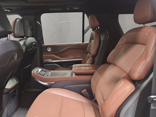 2026 Pristine White Metallic Tri-Coat Lincoln Navigator L Reserve 4X4 SUV