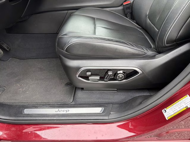 2023 Velvet Red Pearlcoat Jeep Grand Cherokee 4xe Overland 4X4 SUV