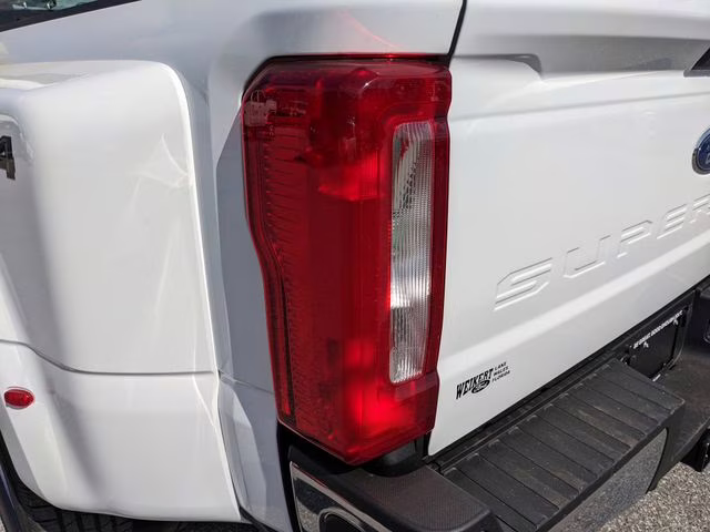 2026 Oxford White Ford Super Duty F-350 DRW XL 4X4 Truck