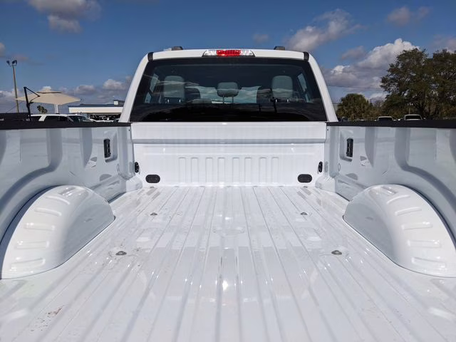 2026 Oxford White Ford Super Duty F-350 DRW XL 4X4 Truck