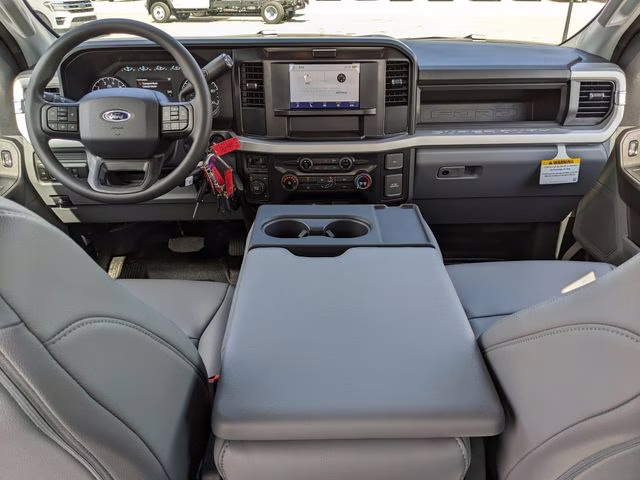 2026 Oxford White Ford Super Duty F-350 DRW XL 4X4 Truck