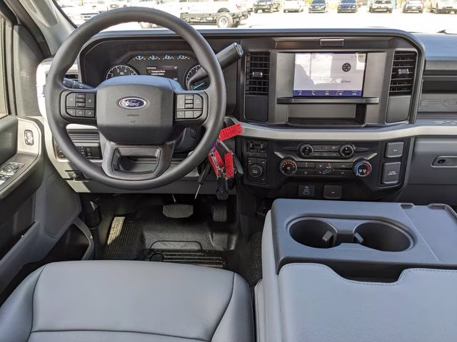 2026 Oxford White Ford Super Duty F-350 DRW XL 4X4 Truck