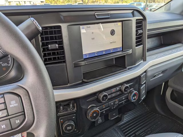 2026 Oxford White Ford Super Duty F-350 DRW XL 4X4 Truck