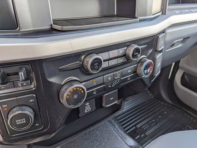 2026 Oxford White Ford Super Duty F-350 DRW XL 4X4 Truck