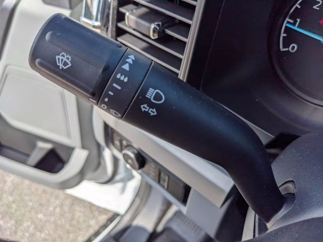 2026 Oxford White Ford Super Duty F-350 DRW XL 4X4 Truck