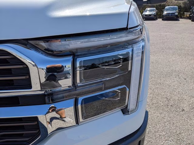 2026 Star White Metallic Tri-Coat Ford F-150 King Ranch 4X4 Truck