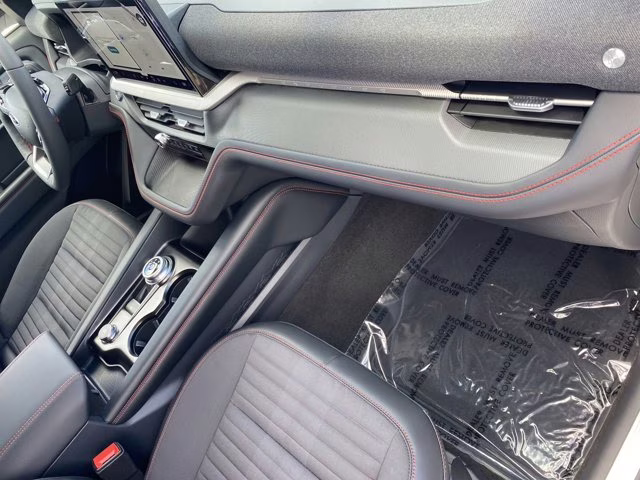 2026 Star White Metallic Tri-Coat Ford Explorer ST-Line RWD SUV