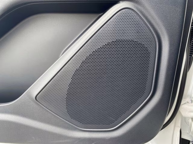 2026 Star White Metallic Tri-Coat Ford Explorer ST-Line RWD SUV