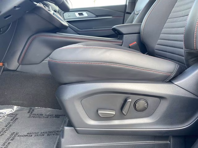 2026 Star White Metallic Tri-Coat Ford Explorer ST-Line RWD SUV