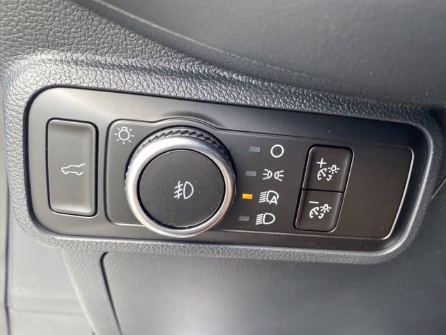 2026 Star White Metallic Tri-Coat Ford Explorer ST-Line RWD SUV