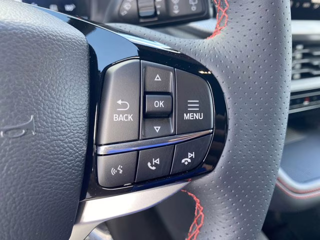 2026 Star White Metallic Tri-Coat Ford Explorer ST-Line RWD SUV