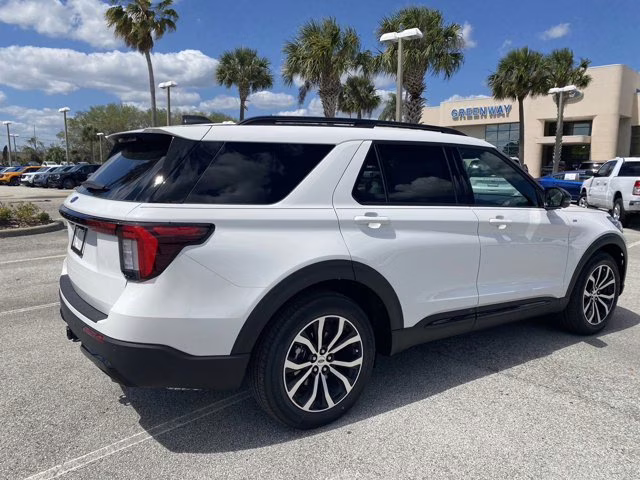 2026 Star White Metallic Tri-Coat Ford Explorer ST-Line RWD SUV