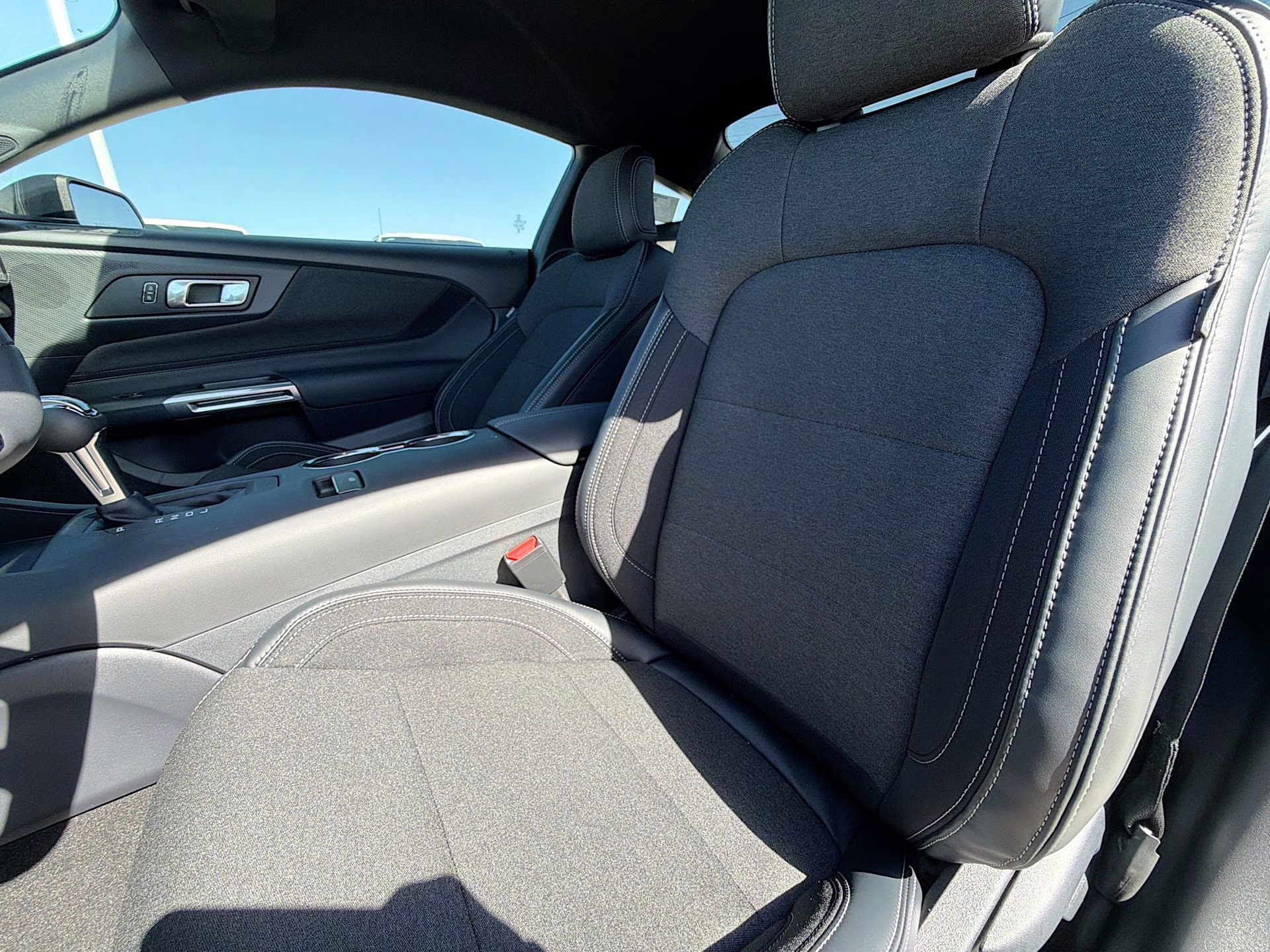 2026 Oxford White Ford Mustang EcoBoost RWD Coupe