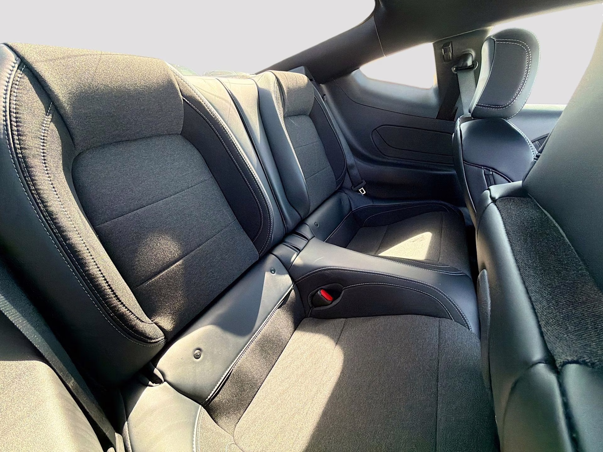 2026 Oxford White Ford Mustang EcoBoost RWD Coupe