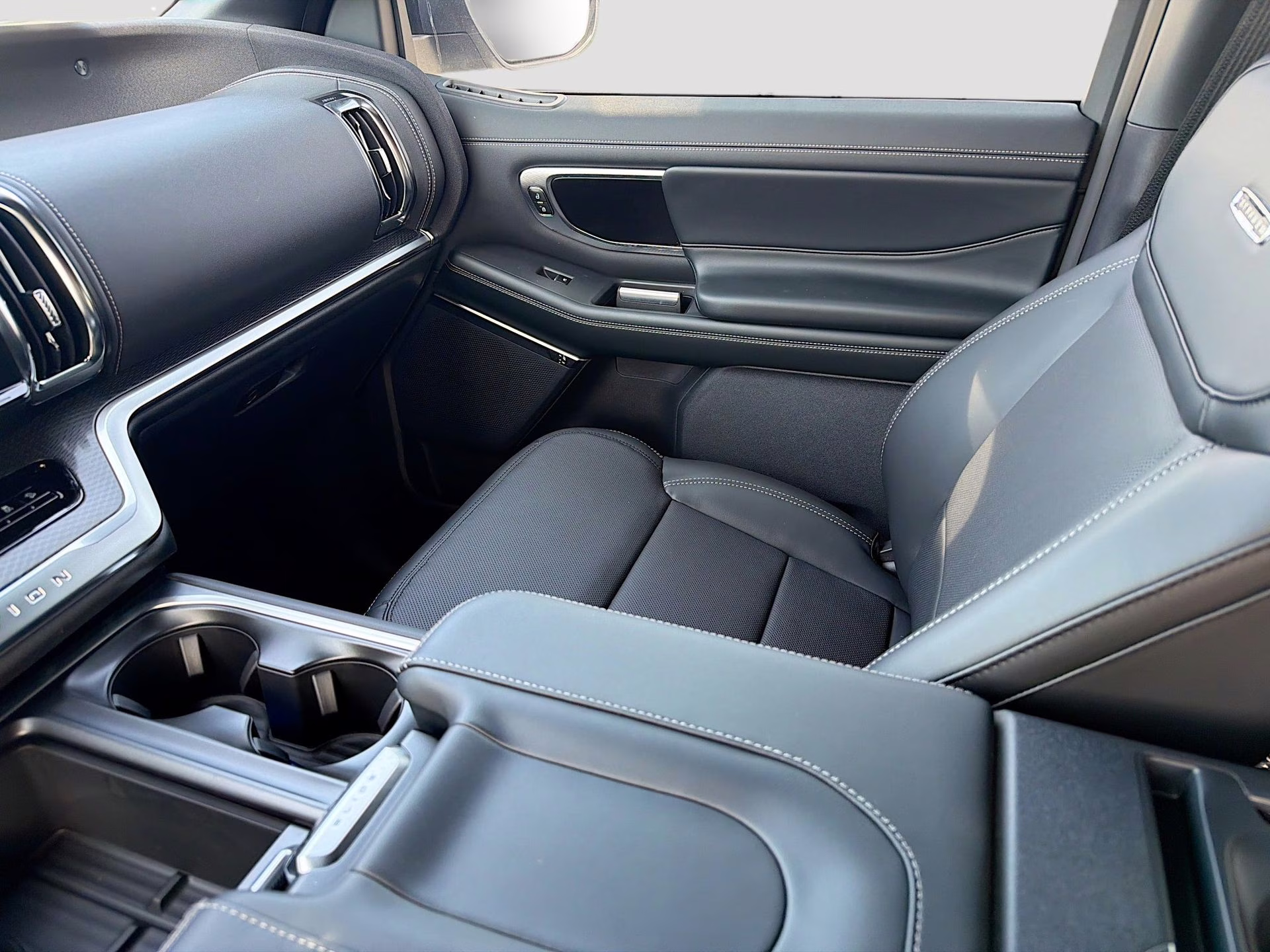 2026 Glacier Gray Metallic Tri-Coat Ford Expedition Max Platinum 4X4 SUV