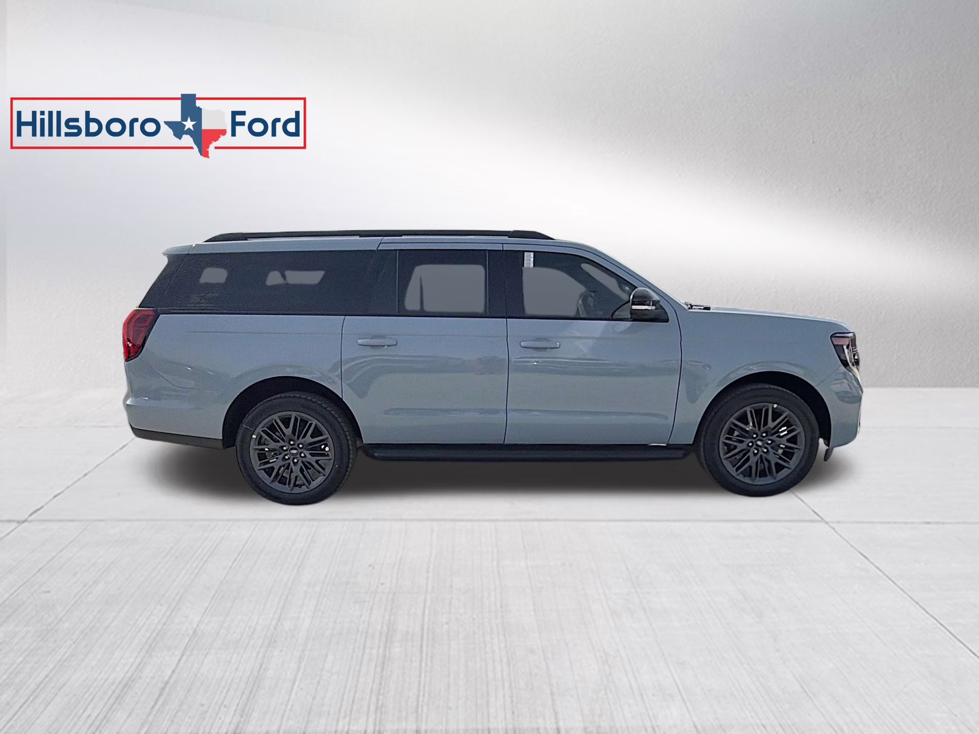 2026 Glacier Gray Metallic Tri-Coat Ford Expedition Max Platinum 4X4 SUV