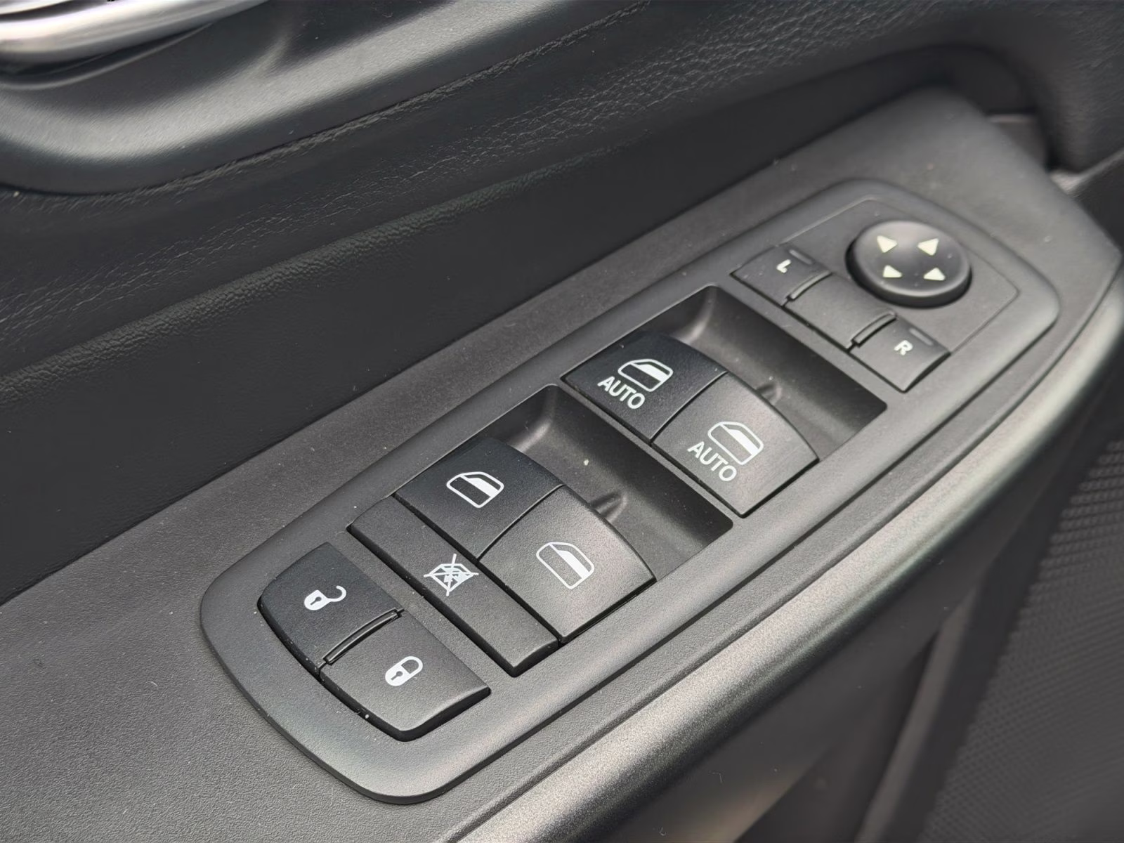 2019 Granite Crystal Metallic Clearcoat Jeep Cherokee Trailhawk 4X4 SUV