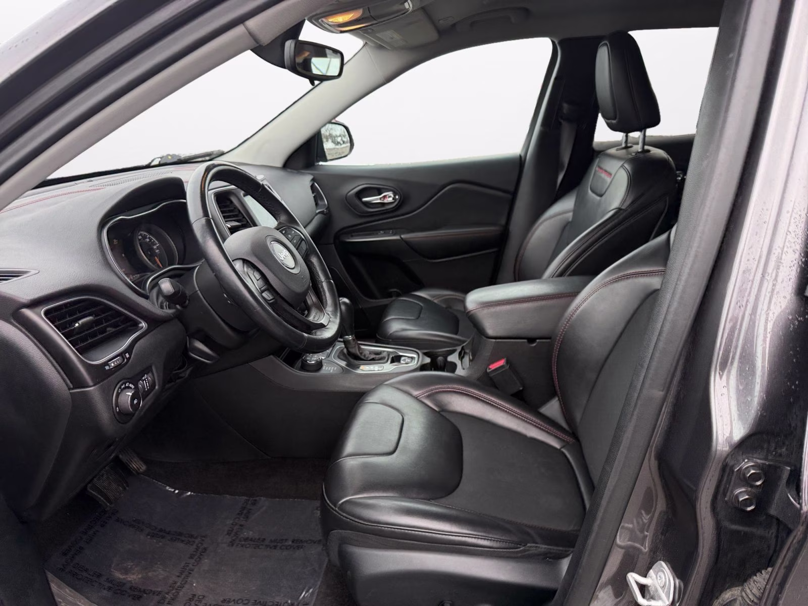 2019 Granite Crystal Metallic Clearcoat Jeep Cherokee Trailhawk 4X4 SUV